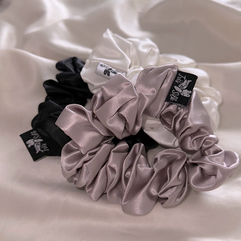 Très Silk Scrunchies -Set of 3 Medium Scrunchies Taro,Black,white!
